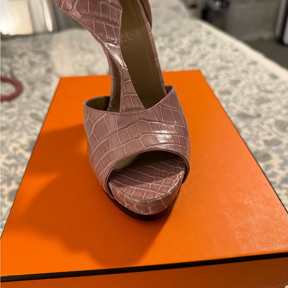 SOLD Hermes genuine alligator mauve sandal heels in 8.5. Box and dust bags